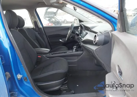 2021 Nissan Kicks Sv Xtronic Cvt z USA, uszkodzony, nr VIN 3N1CP5CV5ML474745